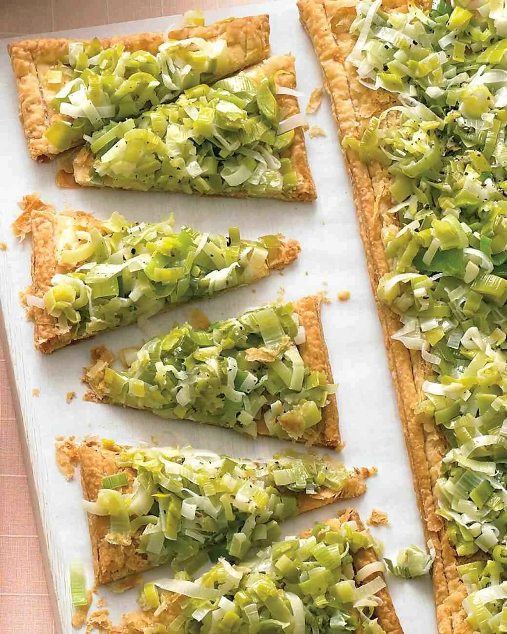 Пошаговые фото рецепты на скорую руку Leek Tart Recipe Quick appetizer recipes, Easy potluck recipes, Recipes