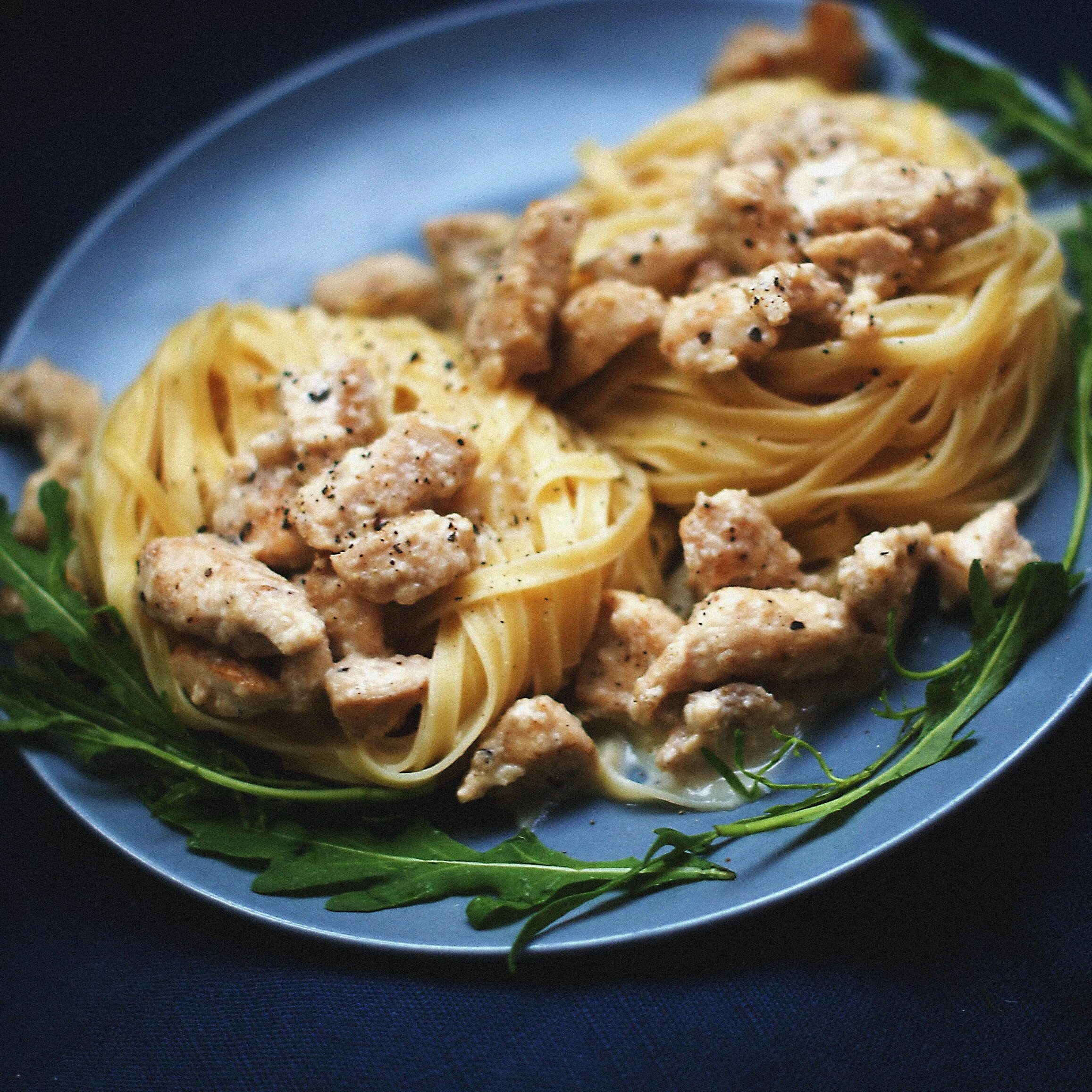 Пошаговый фото рецепт пасты с курицей Спагетти с курицей в молочном соусе. Рецепт Recipe Chicken dinner recipes, Easy 