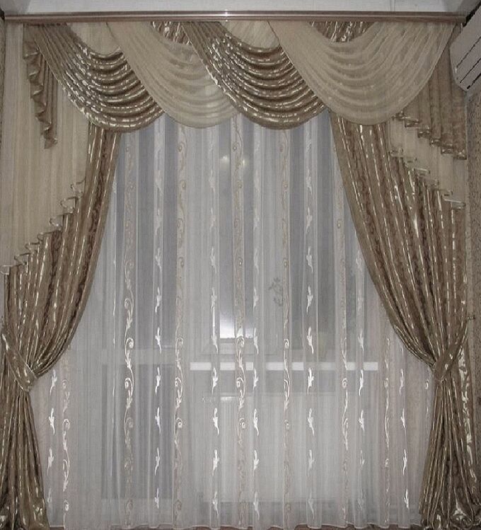 #Moreland #valance with framing panel and one width panel underneath. Designed b