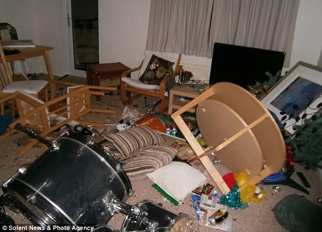 После в домашних условиях фото 60 'drug crazed' teenagers trash 3 bedroom home after sleepover Daily Mail Onlin