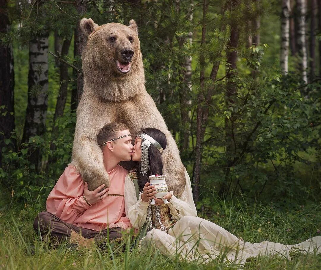 Последнее фото медведь Пара из Якутии сфотографировалась с медведем