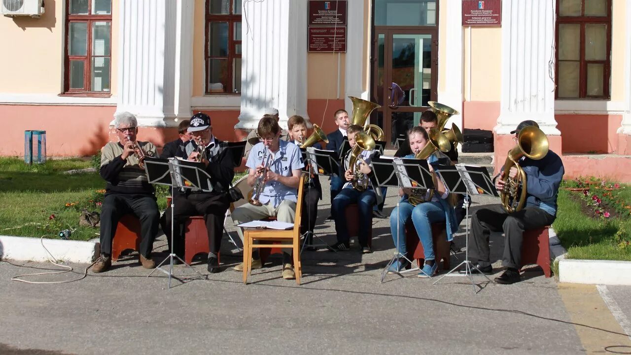 Последние фото дух оркестра дкж н новгорода Звениговский районный Центр досуга и культуры "МЕЧТА" Народный духовой оркестр