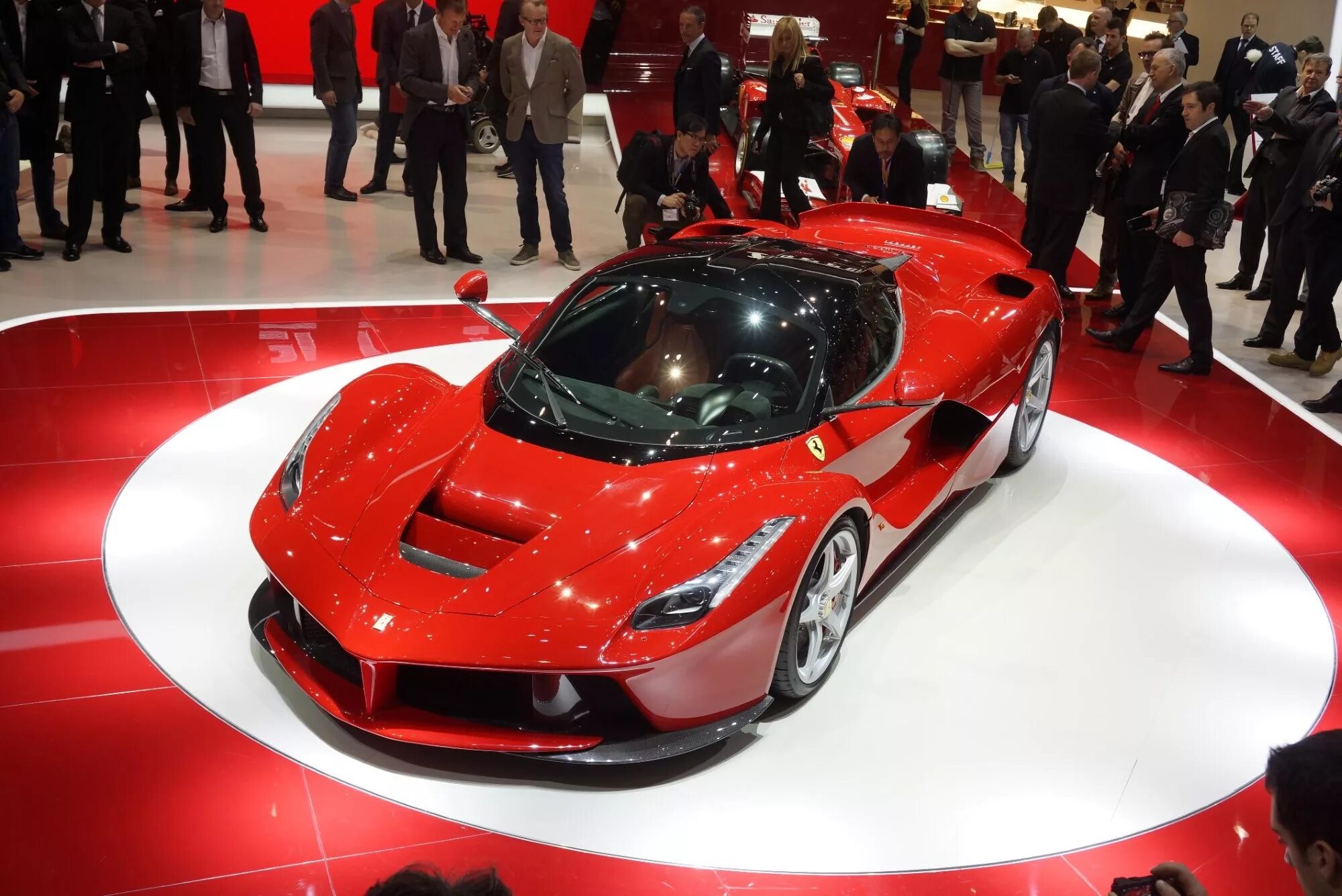 Последние модели машин фото LaFerrari Up For Sale, Fiat Buys Chrysler, Michael Schumacher Stable: Today’s Ca