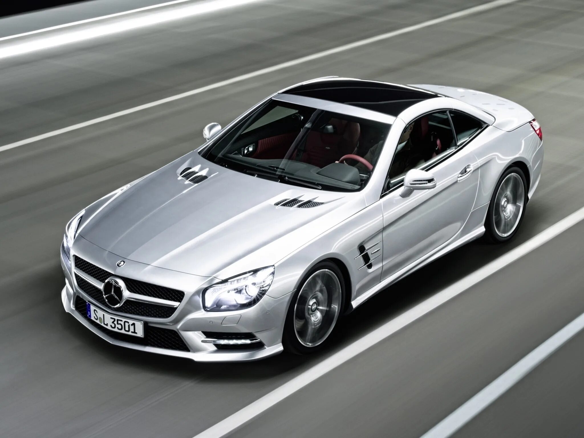 Последние модели мерседесов фото цена Фото обои Новый Mercedes SL-class на скоростном шоссе. SL-class