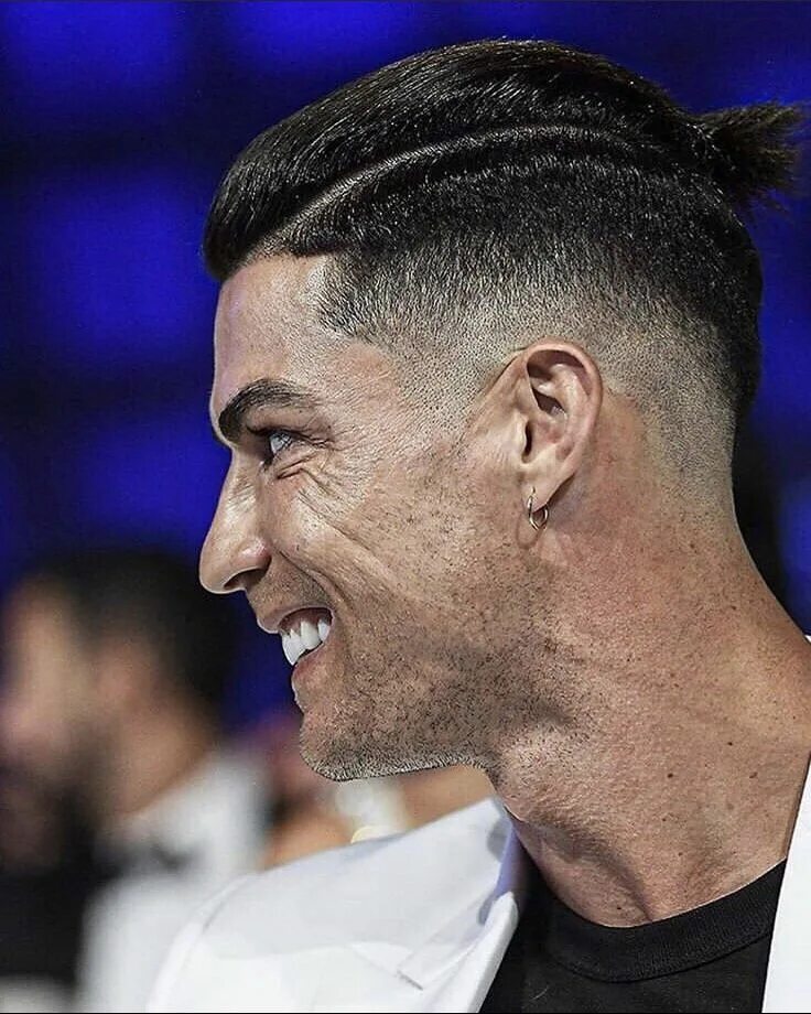 Последние прически Pin on Hairstyle Ronaldo new hairstyle, Ronaldo haircut, Cristiano ronaldo hairc