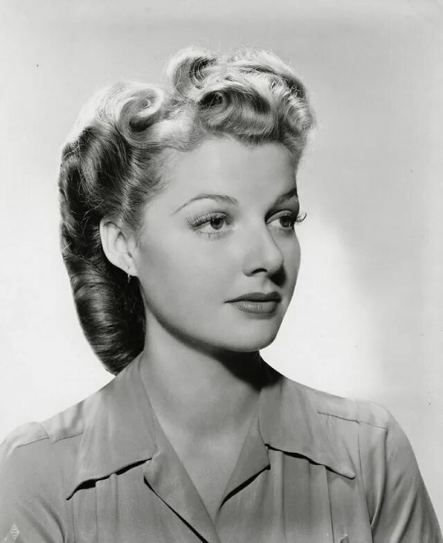 1940s Hairdo 1940s hairstyles, Vintage hairstyles, Womens hairstyles