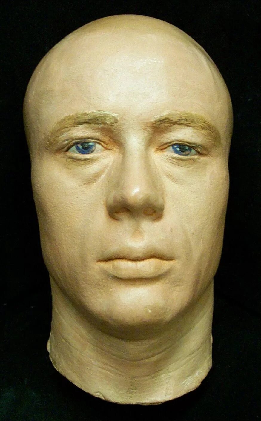 Посмертные маски великих людей фото James Dean - life cast taken from his face during the filming of 'Giant" where m