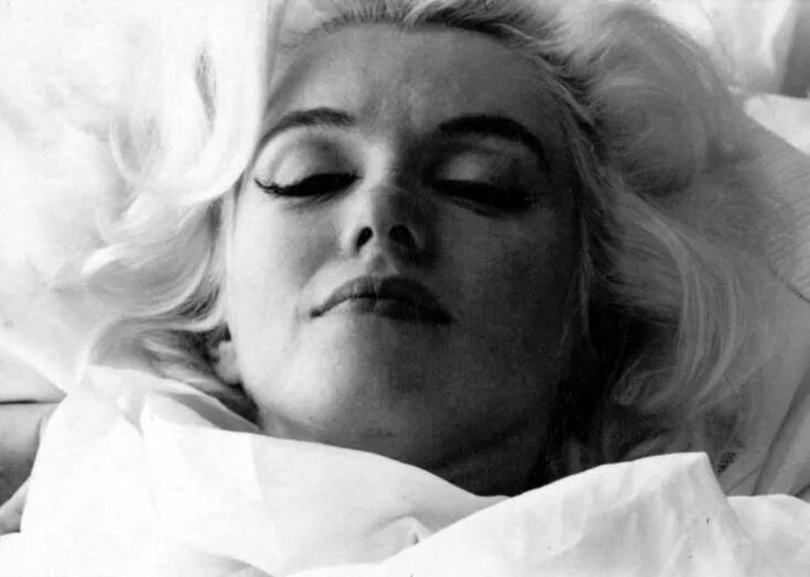 Посмертный макияж мэрилин монро фото Marilyn Monroe by Bert Stern Marilyn monroe, Bert stern, Marilyn