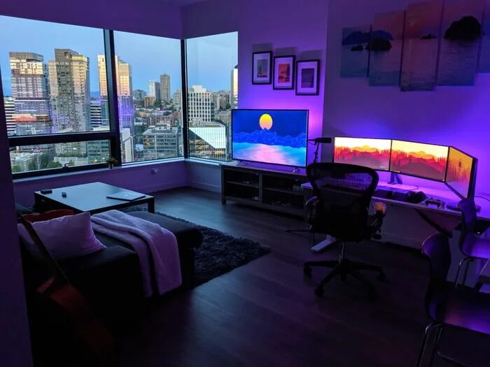 Посмотреть дизайн комнат Battlestation with a view - PC Master Race Living room setup, Gaming room setup,