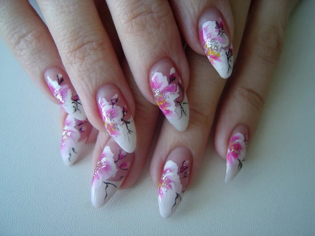 Посмотреть дизайн ногтей Pin by Aniko Kis on Körmök Flower nails, Floral nail art, Floral nails