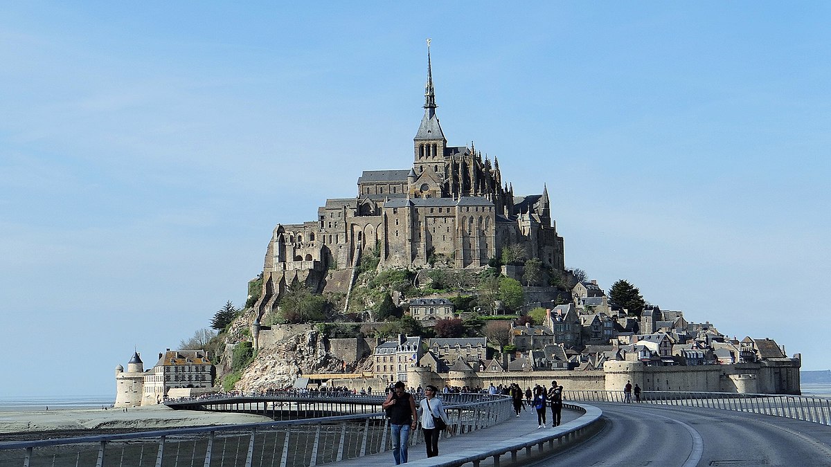 Посмотреть фото и достопримечательности File:Abbey of Mont Saint-Michel (PA00110460) (28).jpg - Wikimedia Commons