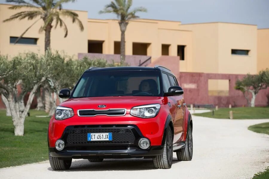 Посмотреть фото киа Kia Soul 2014 года выпуска для рынка Европы, без Великобритании и Ирландии. Фото