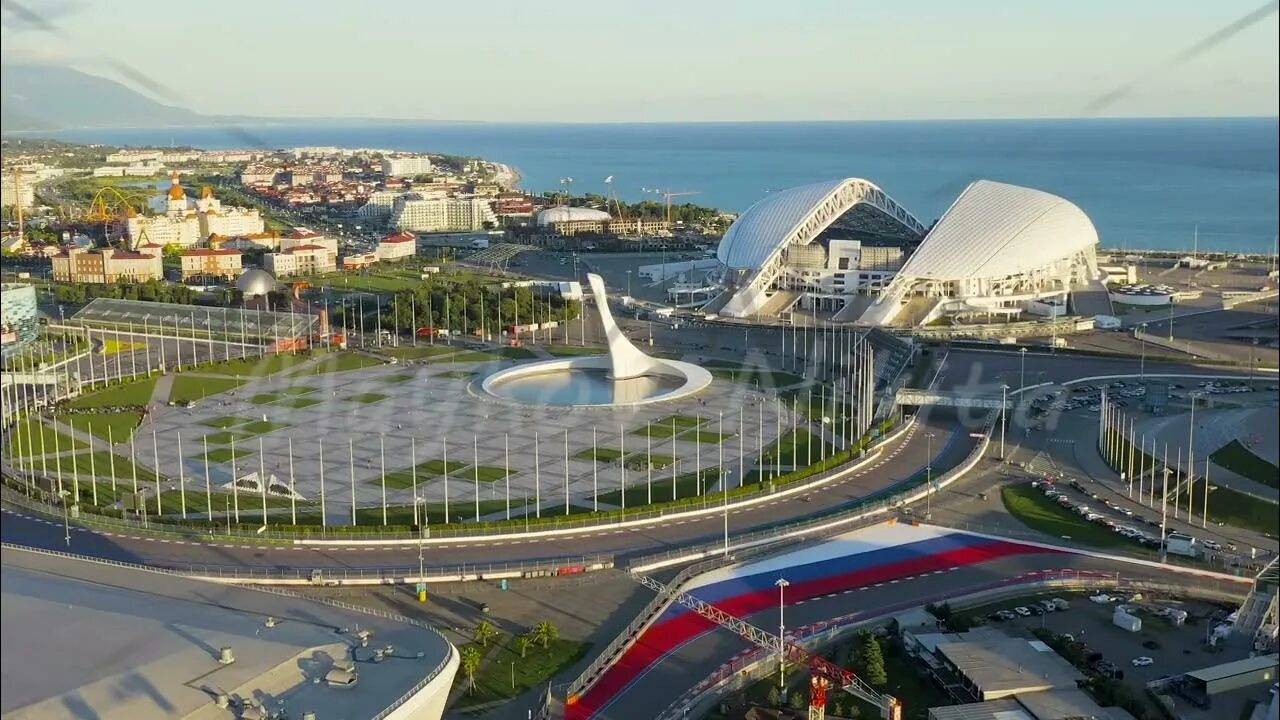 Посмотреть фото сочи Sochi, Russia. Olympic Flame, F1 circuit, Fisht Arena. Olympic Park in Sochi. Si