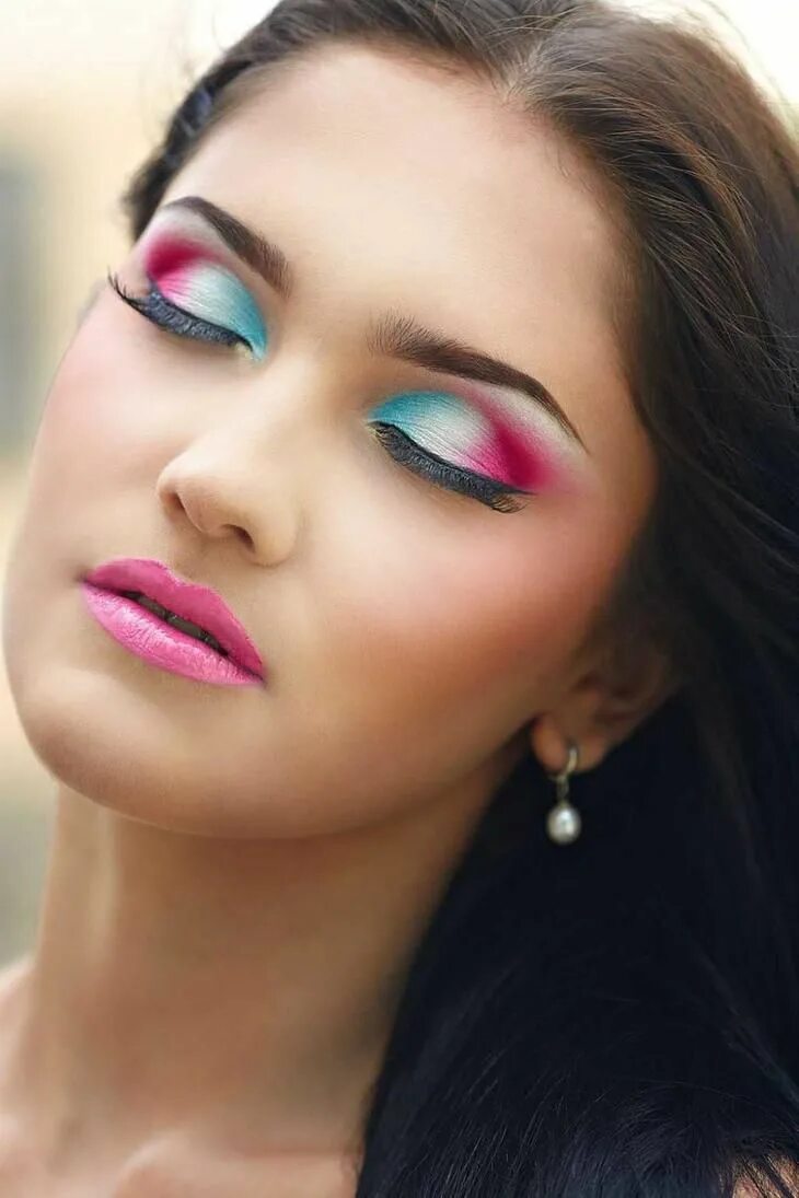 Посмотреть красивый макияж Makeup ideas #fashion #lips #eyes #selfie #eyeshadow #cosmetics #beauty #looks #