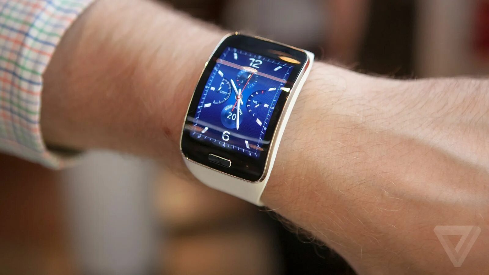 Поставить фото на часы самсунг Samsung Gear S: wearing the most powerful smartwatch yet Erkek saat, Giyilebilir