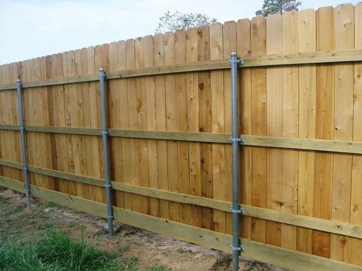 Поставить забор фото Pin on Lake house ideas Diy backyard fence, Fence gate design, Backyard fences