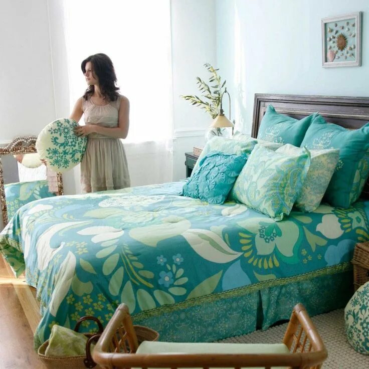 Постельное белье интерьере спальни The Amy Butler Dancing Garden Turquoise Bedding Comforter and Shams Reviews Best