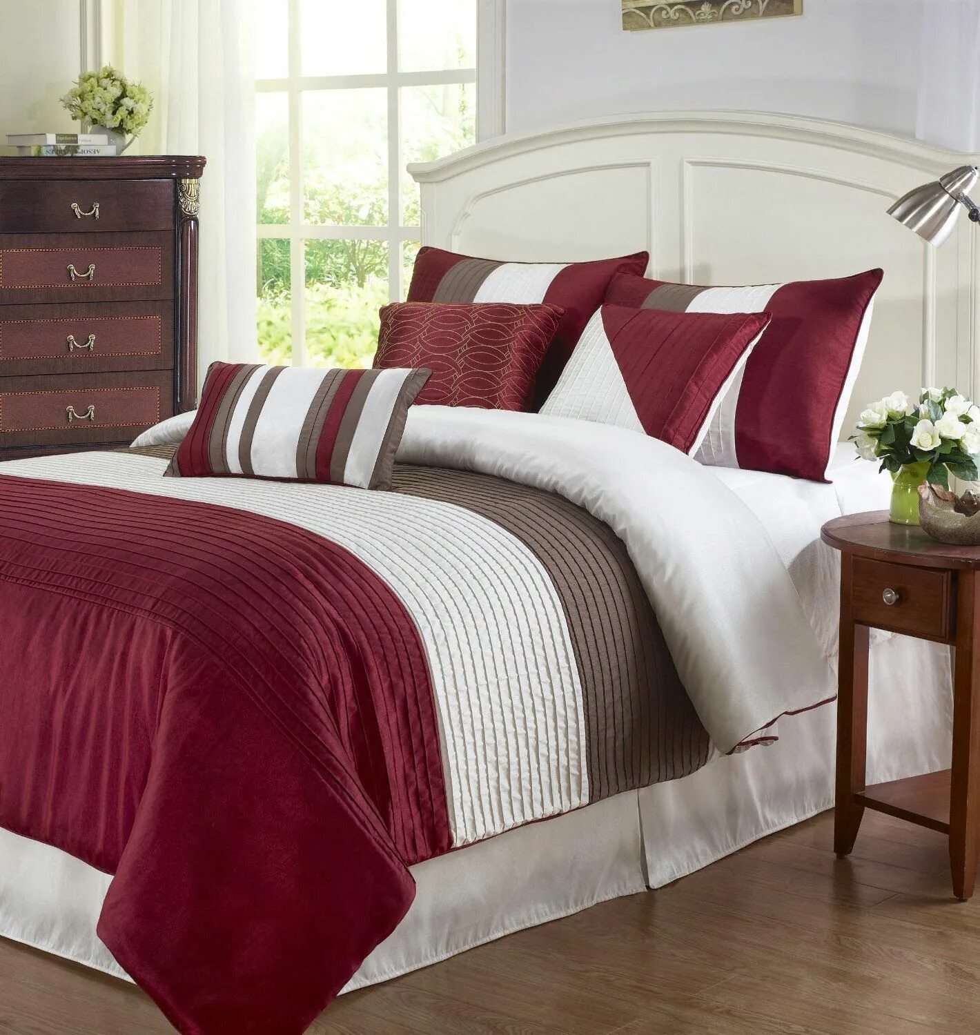 Постельное белье интерьере спальни Red and Beige Cream Bedding Comforter sets, Bed linens luxury, Cozy bed