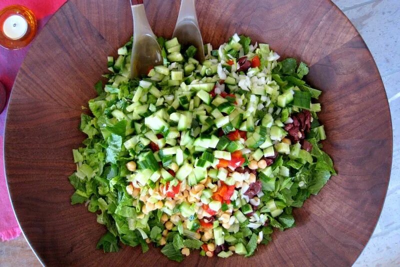 Постные салаты фото Chopped Salad - Revisiting A Classic Recipe Vegetarian salad recipes, Delicious 