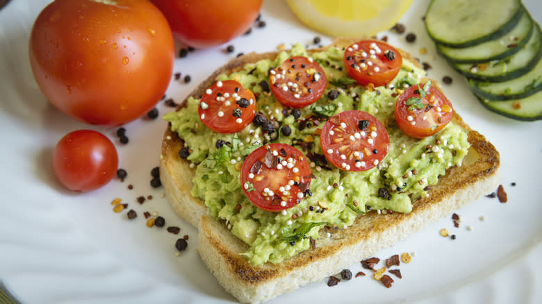 Постный завтрак рецепты с фото простые Toasted Bread Is All You Need To Combat Soggy Tomato Sandwiches