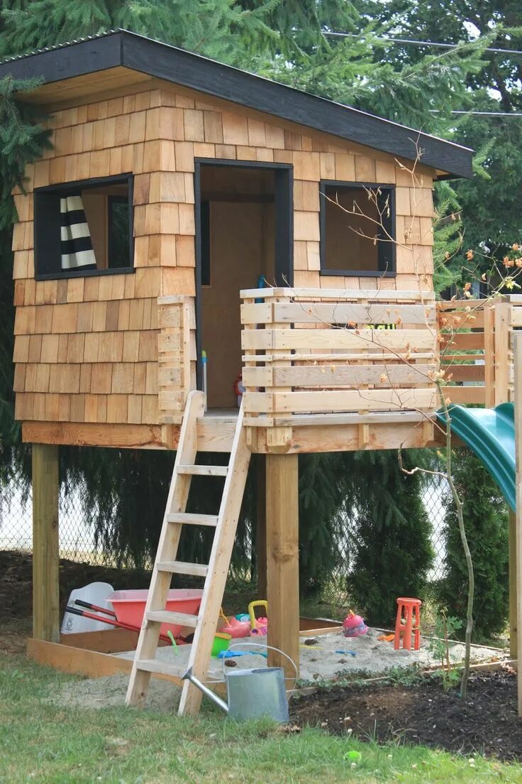 Построить детский домик на даче своими руками modern+playhouse+angle.JPG 1,066 × 1,600 pixels Backyard playhouse, Backyard pla