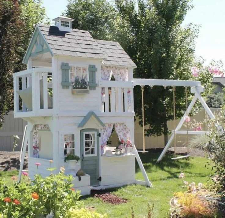 Построить детский домик на даче своими руками Pin by Karen Buell on Home Exteriors Backyard playhouse, Backyard for kids, Back