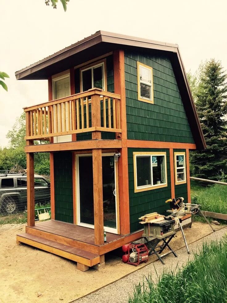 Построить дом бюджетный вариант A Two-Story Tiny House Built and Shard by Noah Hedges Called Ceramic Studio Tiny