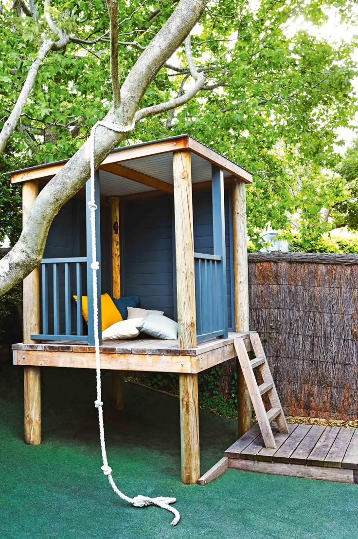 Построить домик на дачу своими руками 30+ Jaw Dropping Playhouse Ideas Momooze.com Tree house diy, Backyard playground