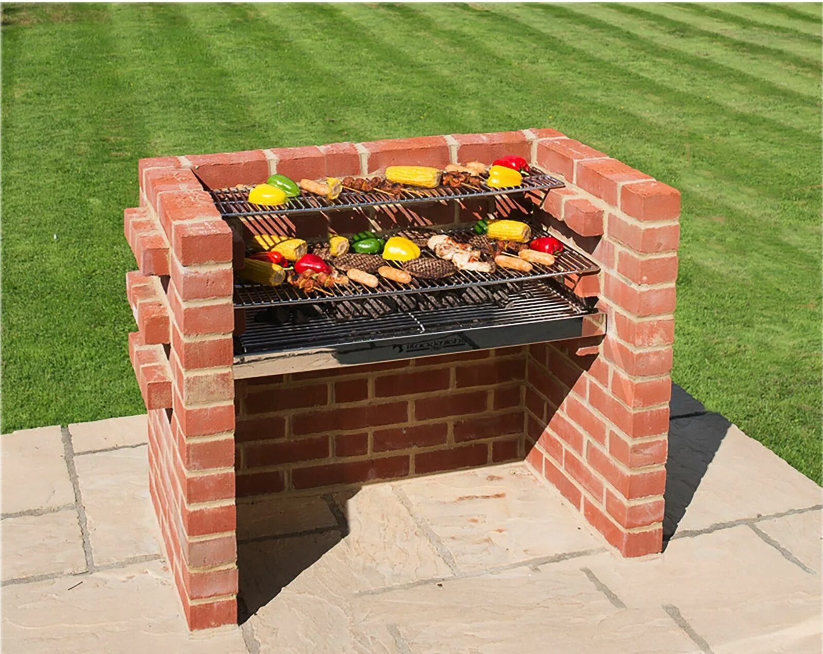 Построить мангал на даче своими руками Black Knight have been designing brick BBQs for 40 years so we know that design 