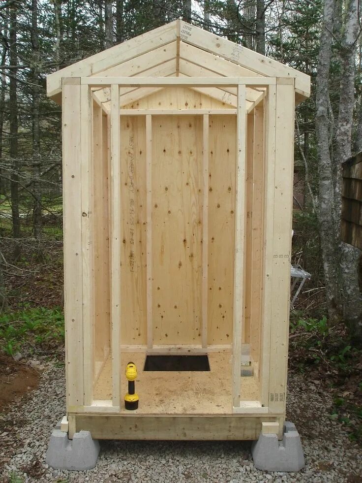 Построить туалет фото Как построить деревянный туалет на даче Building an outhouse, Outhouse plans, Ou