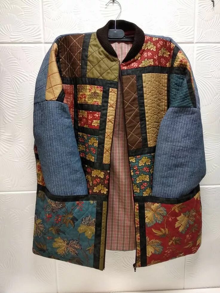 Построить выкройку женской телогрейки в стиле пэчворк Pin on одежда Upcycle clothes, Patchwork clothes, Quilted jacket pattern