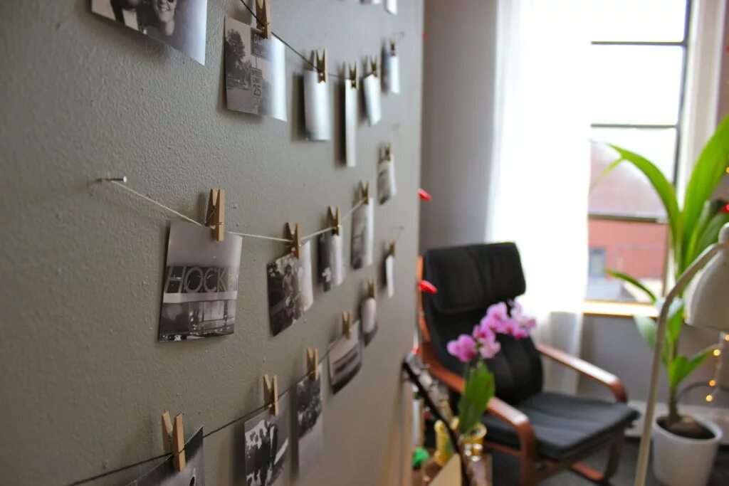 Посты на стену фото 10 Creative Ways To Hang Photos Without Frames Hanging photos, Hanging pictures,