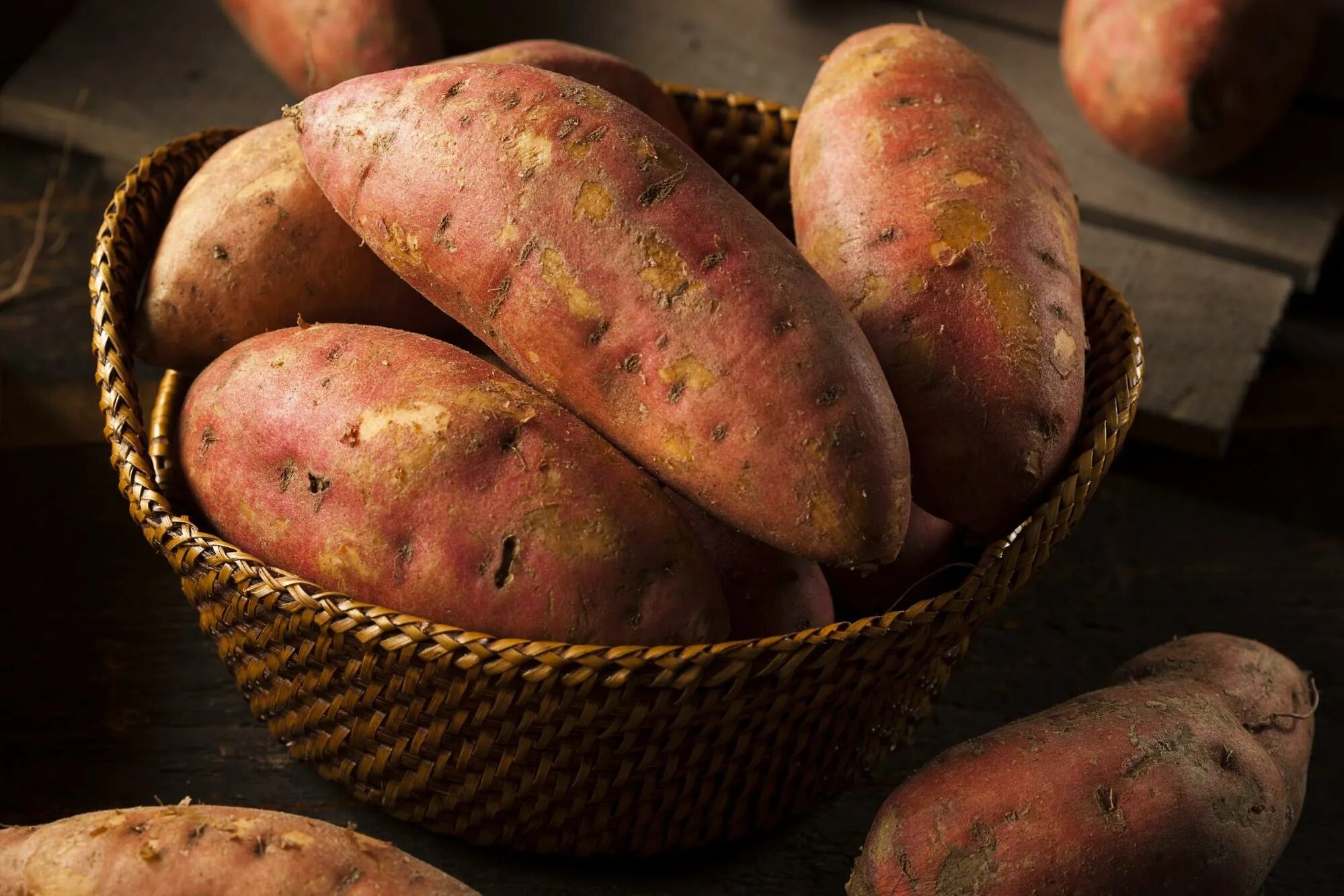 Потато что это за овощ фото What Is the Difference Between Sweet Potatoes and Yams? Types, Characteristics, 