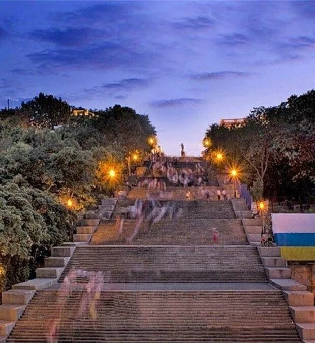 Потемкинская лестница одесса приморский район фото Potemkin Stairs -tabloid staircase leading to Black Sea in Odessa. Architectural