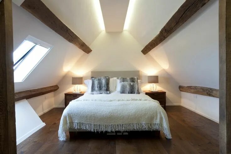 Потолки мансардные фото Как оформить спальню на мансарде Attic lighting, Contemporary bedroom, Contempor