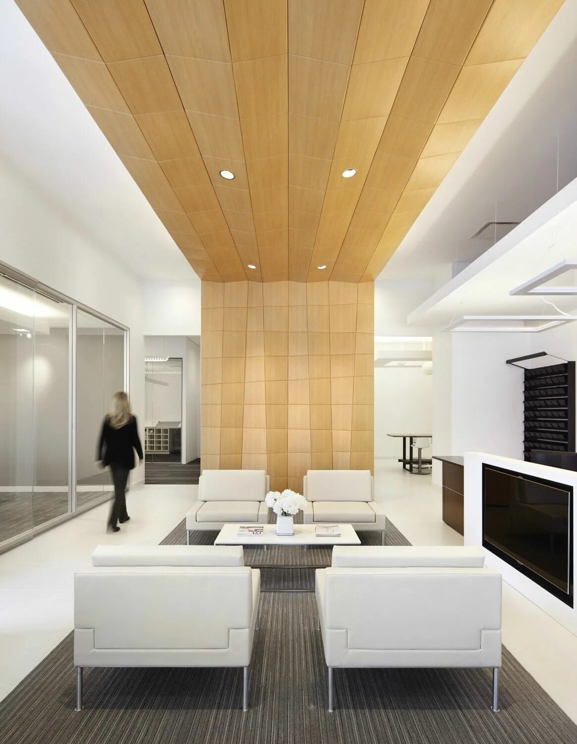 Потолки материалы и фото Seeyond_Transition_Ceiling_Clouds Lobby design, Ceiling design, Corporate office