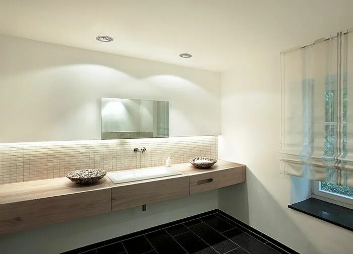 Потолочные светильники в ванной фото New Tria Downlight http://www.modernlightingsolutions.co.uk/new-tria-i-es111-dow