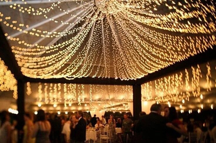 Потолок гирлянда фото Beautiful lighting for a wedding reception or rehearsal dinner. A great pin for 