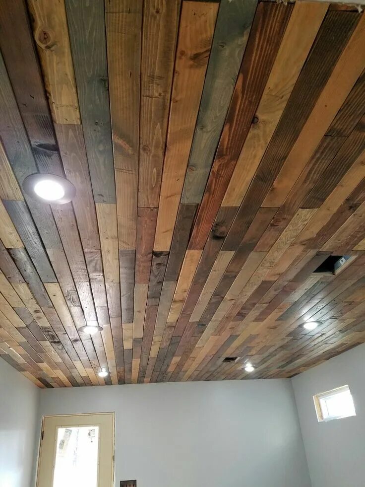 Потолок из досок в доме фото Pallet wood ceiling. Pallet ceiling, Wood ceilings, Wood plank ceiling