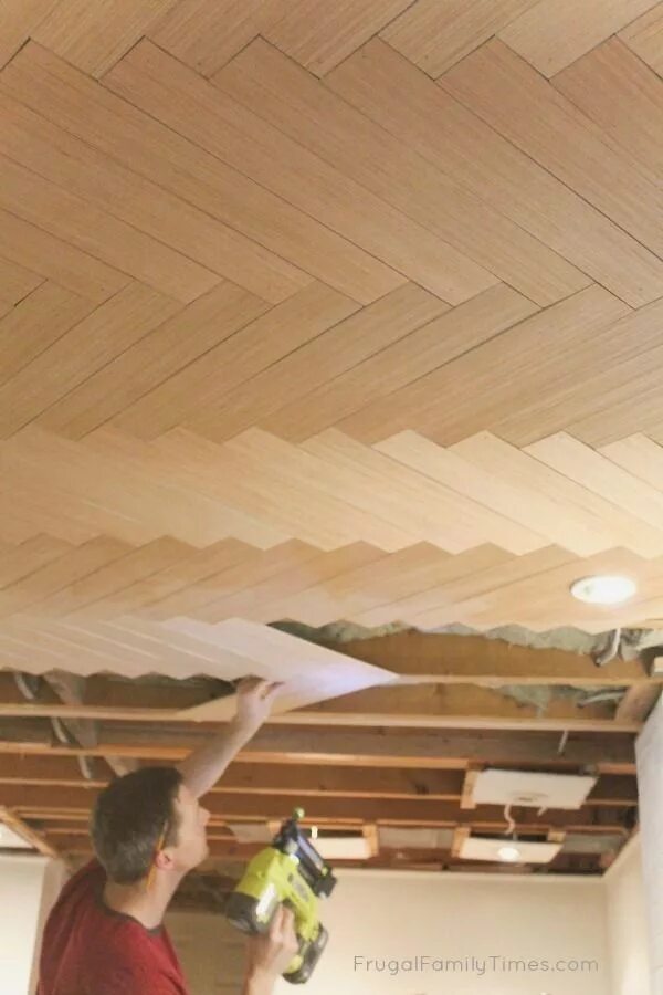 Потолок из фанеры фото Wood Herringbone Ceiling (A DIY Ceiling Idea!) Basement remodeling, Basement mak