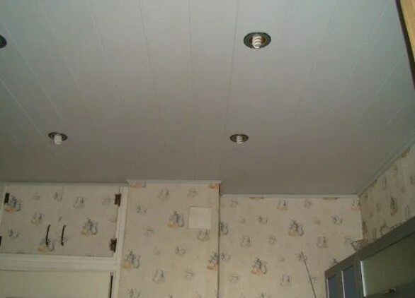 Потолок из пвх панелей на кухне фото Ceilings for the kitchen