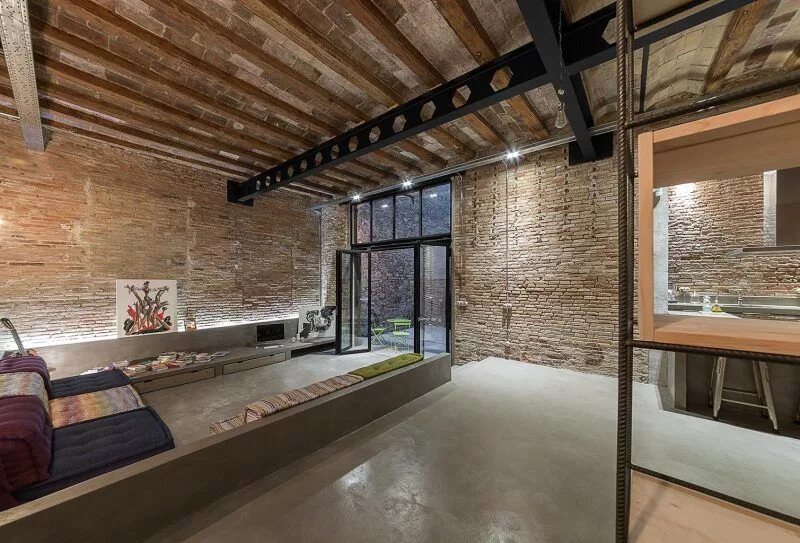 Потолок лофт варианты в доме 5 magnifiques lofts à découvrir à Barcelone Apartamento industrial, Casas de dis