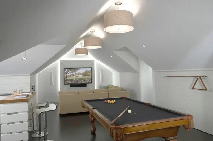 Потолок мансарды фото Варианты отделки мансарды своими руками, фото и дизайн Attic game room, Attic re