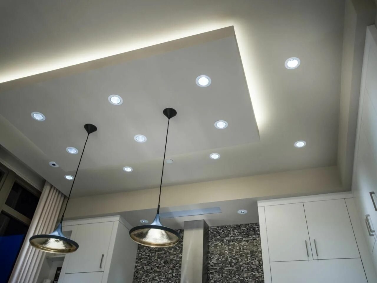 Потолок на кухне точечные светильники фото Hanging Pot Lights Drop Ceiling Drop ceiling lighting, Dropped ceiling, Installi