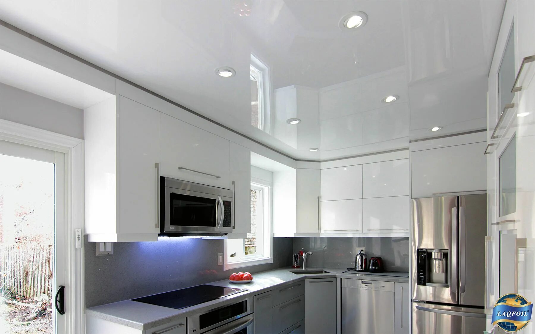 Потолок на кухню цвета фото White on White on Shine - Modern - Kitchen - Toronto - by Laqfoil Ltd. Houzz Mod