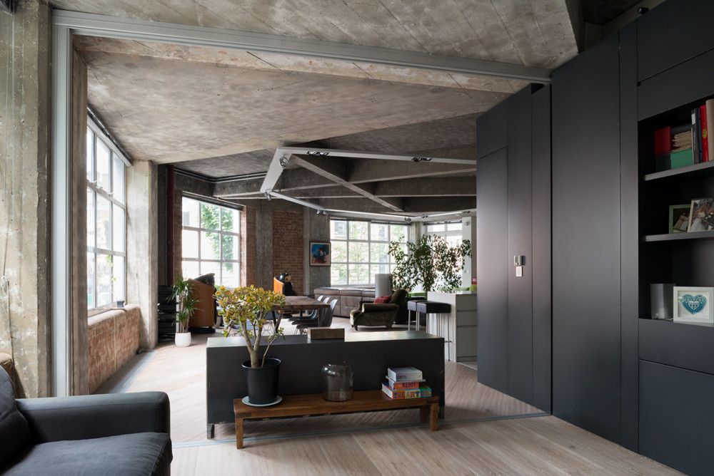 Потолок под лофт стиль Stephen Kavanagh Architects CLERKENWELL LOFT - Industrial Loft Apartment in Cent