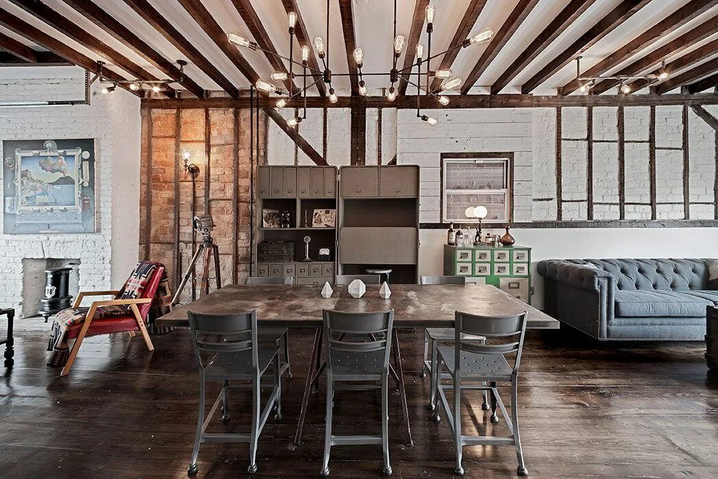 Потолок в стиле лофт VENUE LOFT URBAN COWBOY B & B. Throw a small shindig at this Brooklyn hideaway w