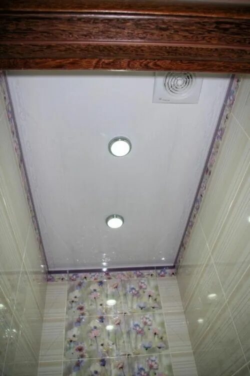 Потолок в туалете варианты DIY Ceiling in the Toilet