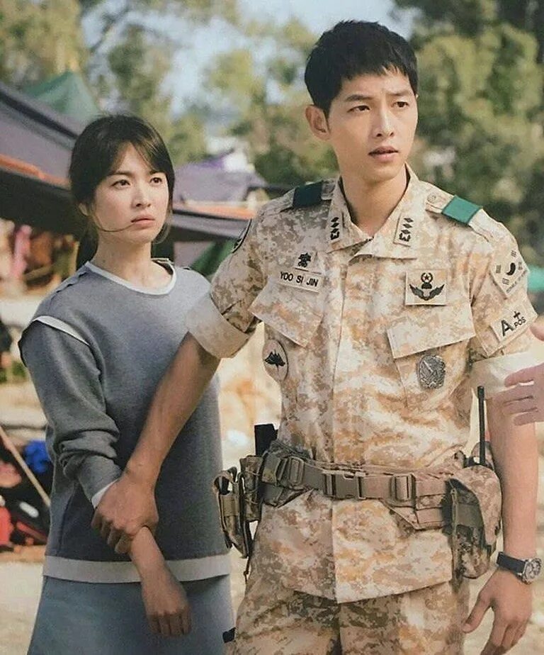 Потомки солнца дорама актеры с фото Pin on K-Drama Descendants of the Sun ♡