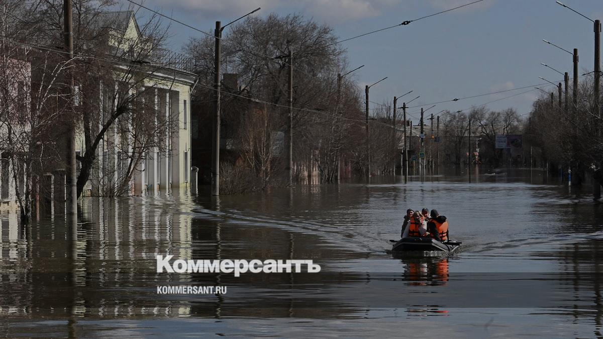 Потоп в оренбурге 2024 фото МЧС: из Орска после паводка начала уходить вода - Коммерсантъ